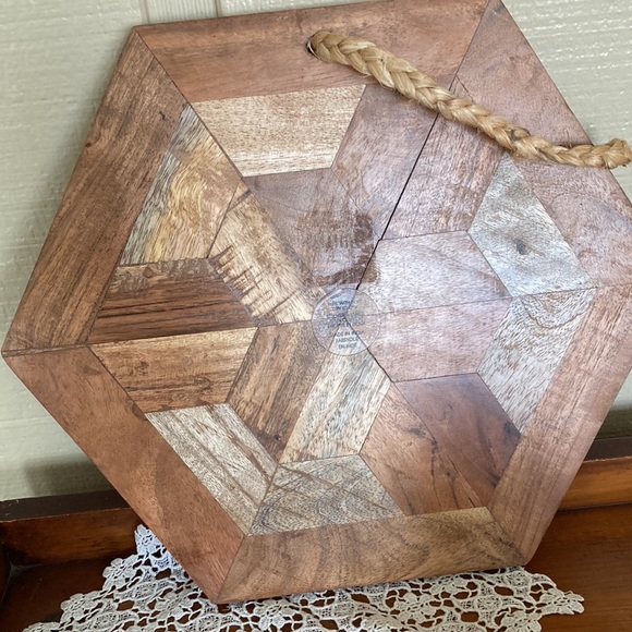 Beautiful Inlay Wood Charcuterie Board - Picture 7 of 12